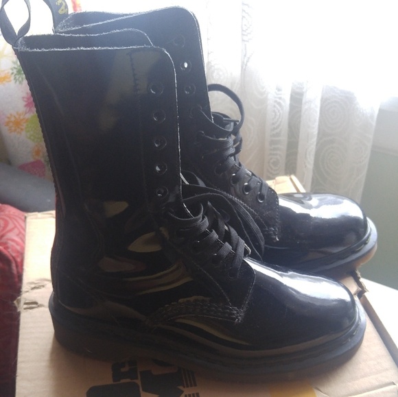 10 hole doc martens